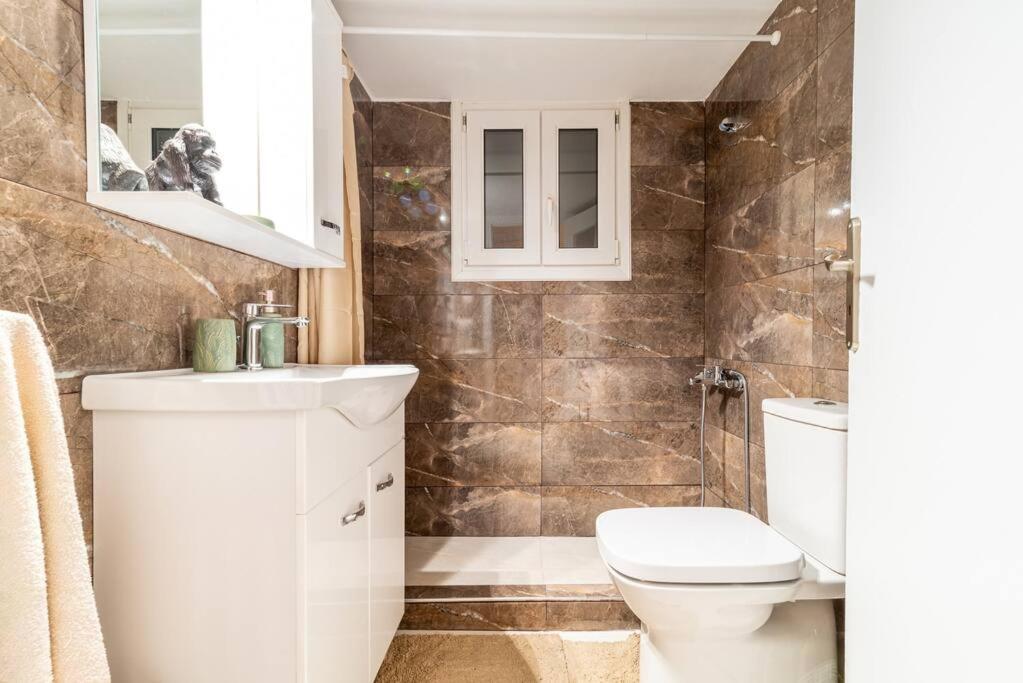 Modern African-Inspired Flat Apartment Athens Ngoại thất bức ảnh